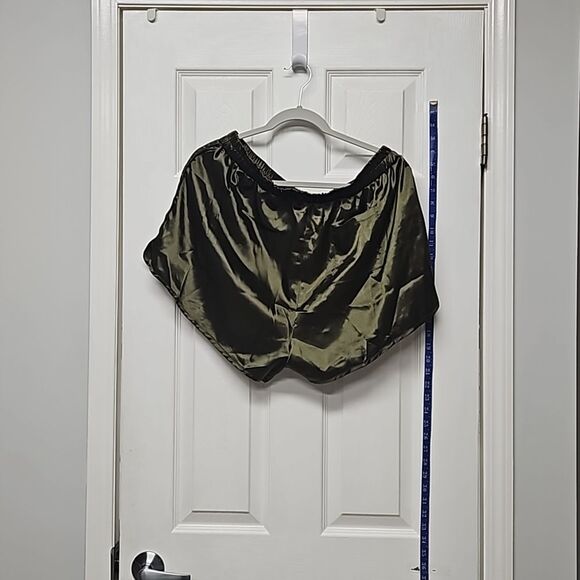 Silk pajamas - Picture 6 of 6